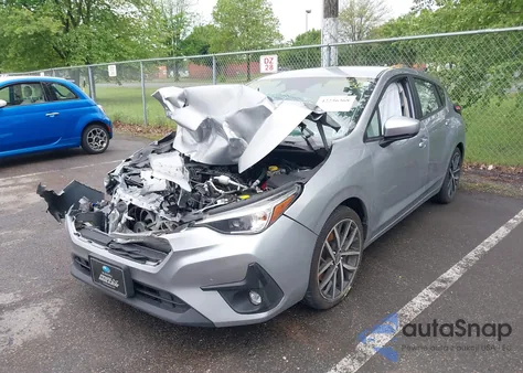 2024 Subaru Impreza Sport 5-Door z USA, uszkodzony, nr VIN JF1GUAFC8R8332119